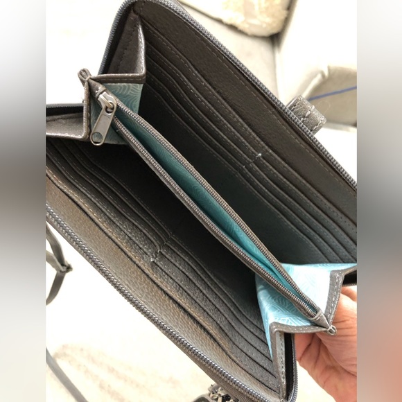 The Sak grey wristlet with shoulder strap - Picture 6 of 7